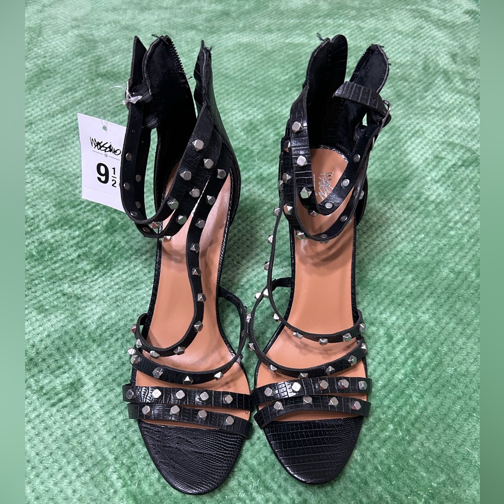 Mossimo black studded high heel shoes